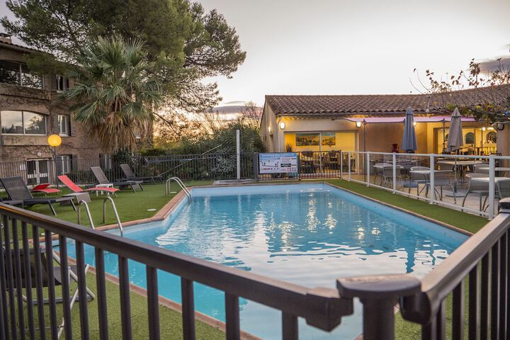 Hotel with Pool