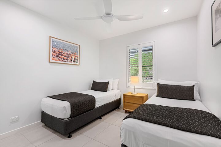 Room 18 of 174