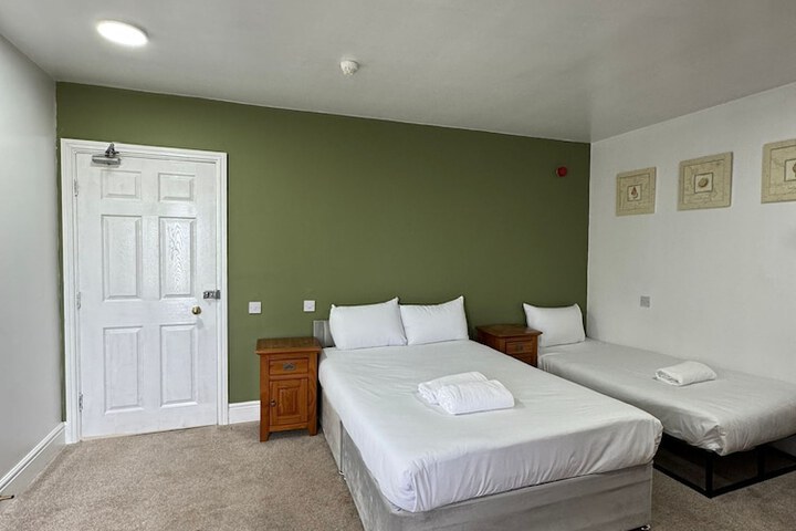 Room 32 of 71
