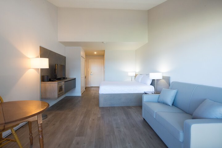 Room 32 of 71