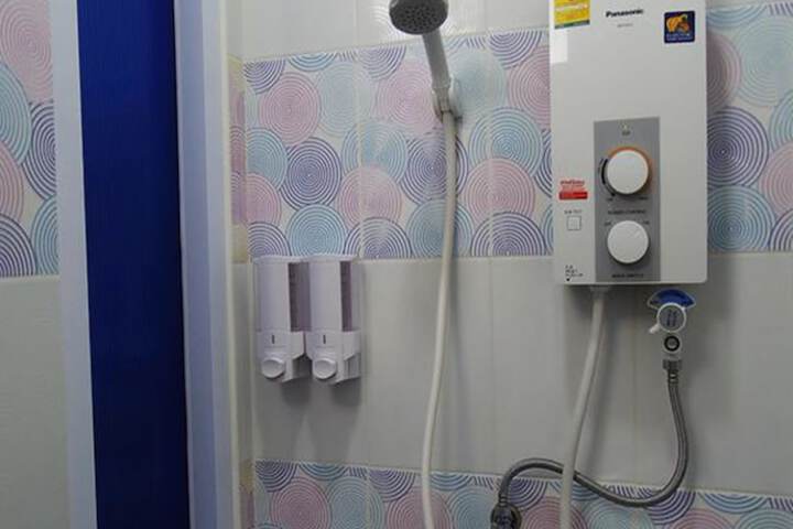 Room 5 of 38