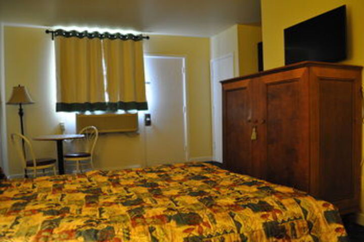 Room 17 of 19