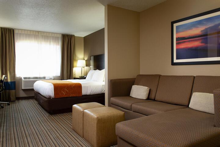 Suite 2 Queen Beds Lake View Patio (13 of 16)