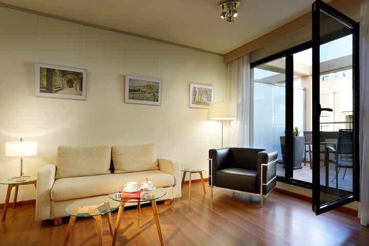 Room 20 of 98