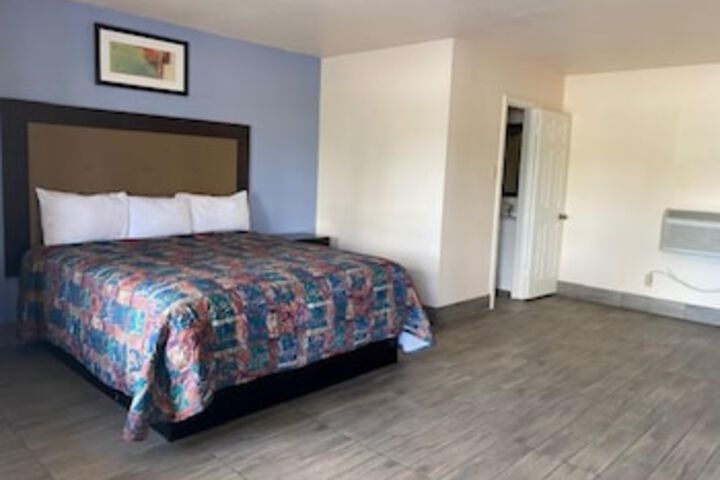 Room 28 of 54