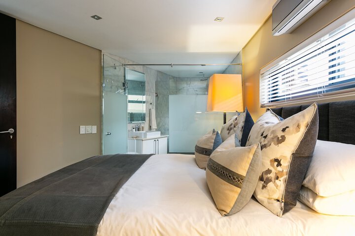 Room 9 of 75