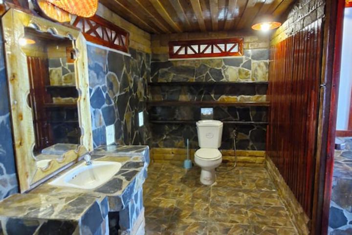 Room 243 of 288