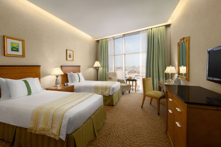 Room 6 of 48