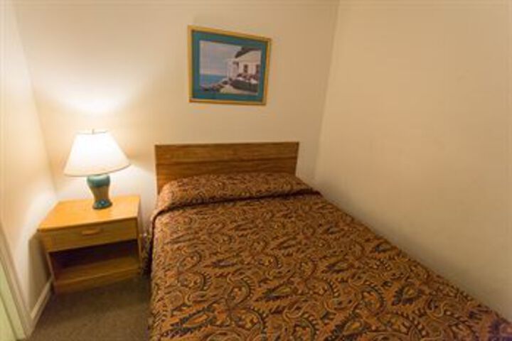 Room 9 of 36