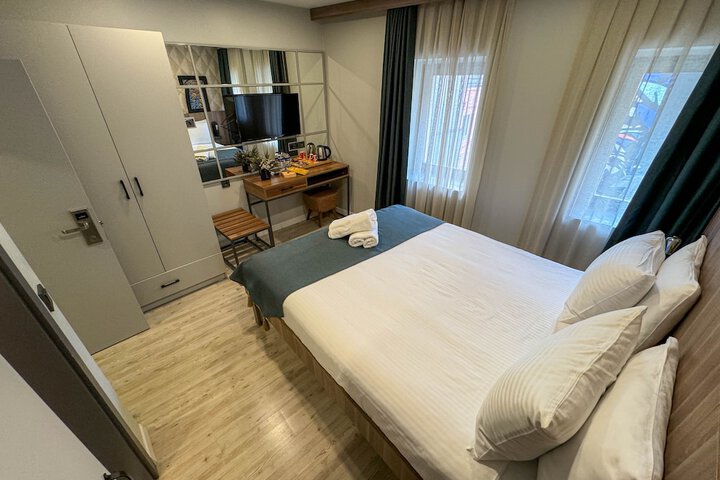 Room 5 of 21