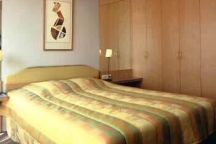 Room 6 of 46