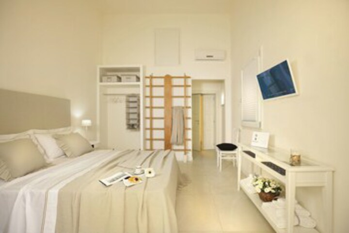 Room 13 of 35