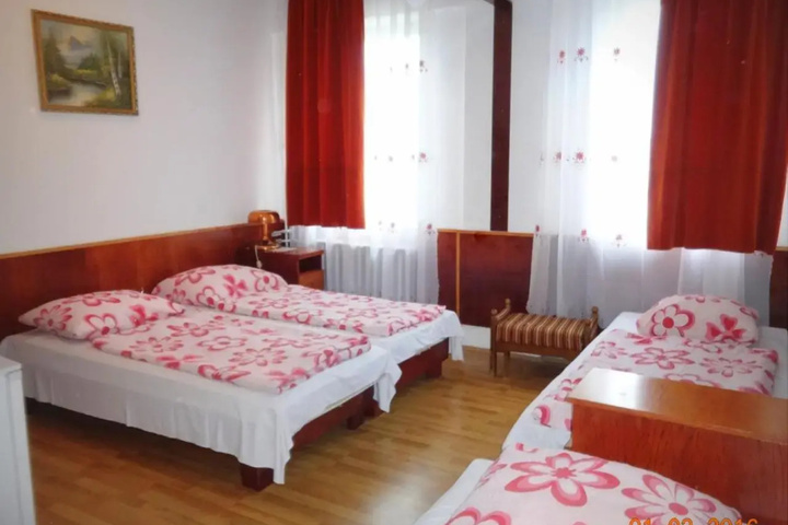 Room 3 of 21