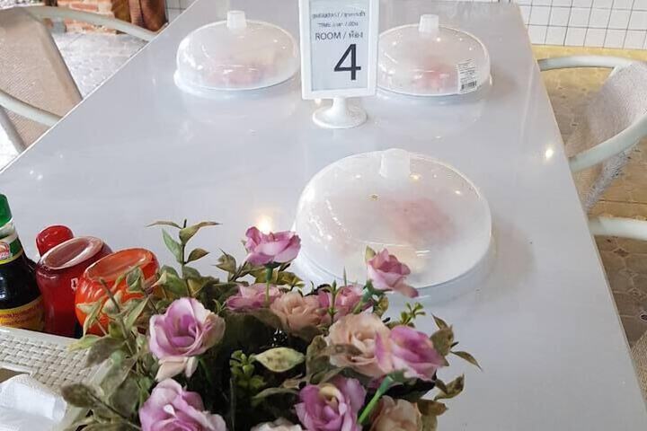 Dining 52 of 80