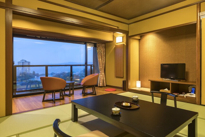 Room 4 of 70