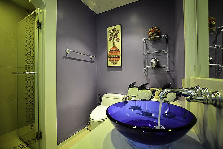 Room 6 of 23