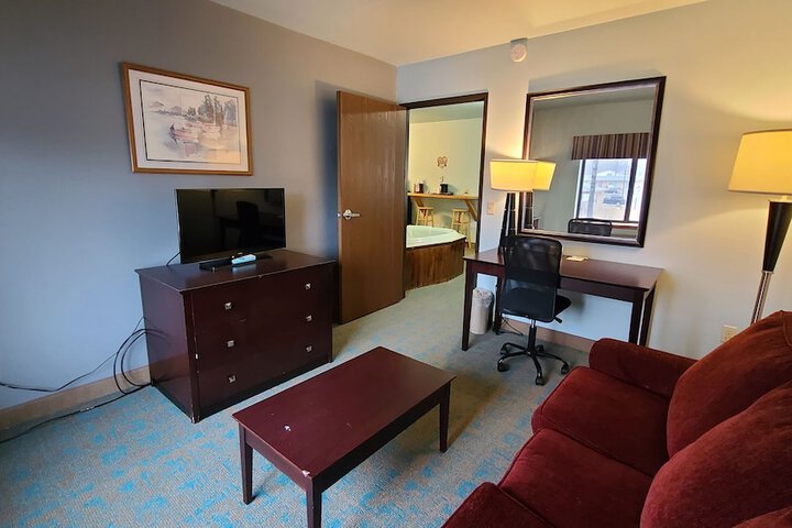 Lounge 47 of 55