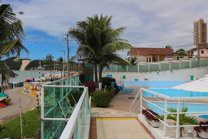 Pool 20 of 33