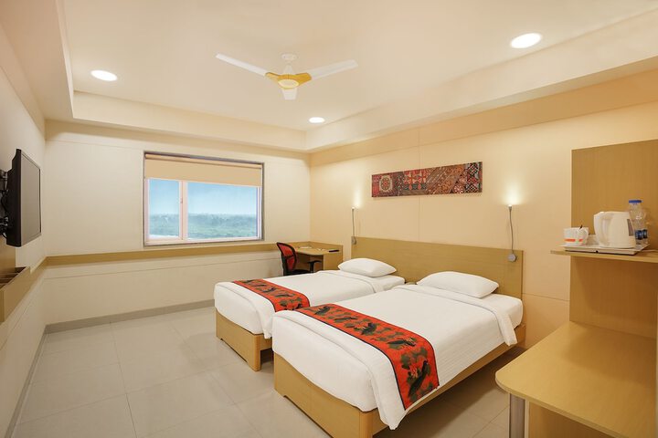 Room 6 of 33