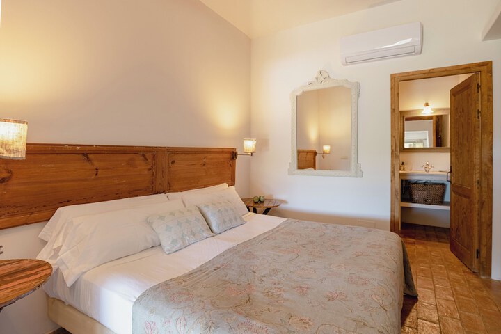 Room 5 of 131