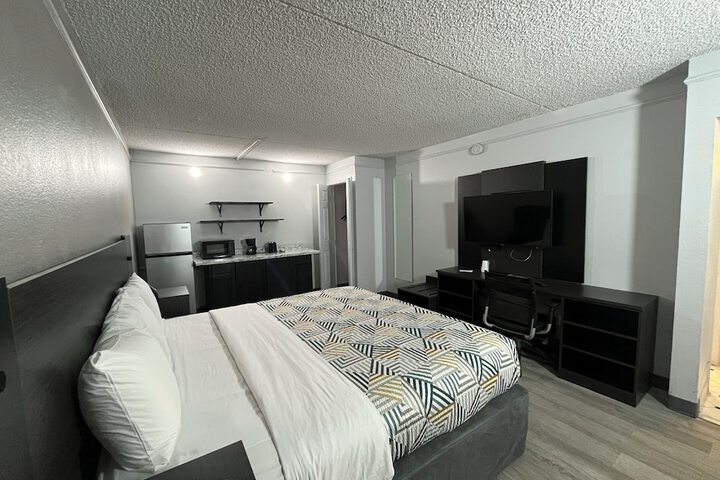 Room 16 of 27
