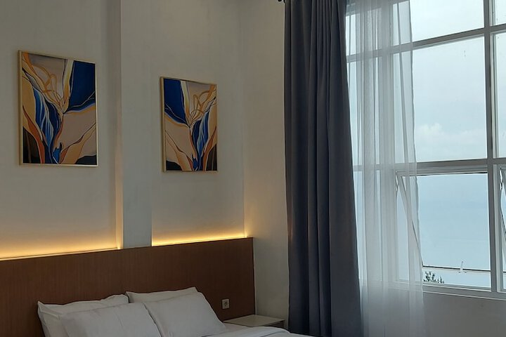 Room 6 of 61