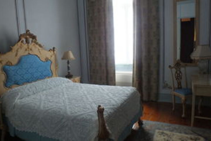 Room 33 of 60