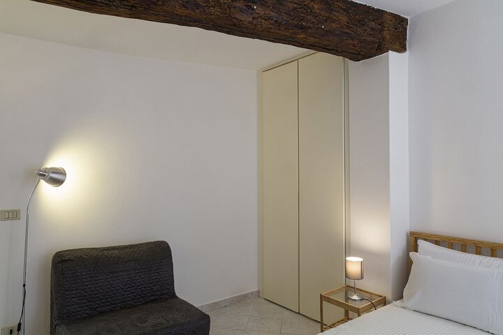 Room 5 of 21