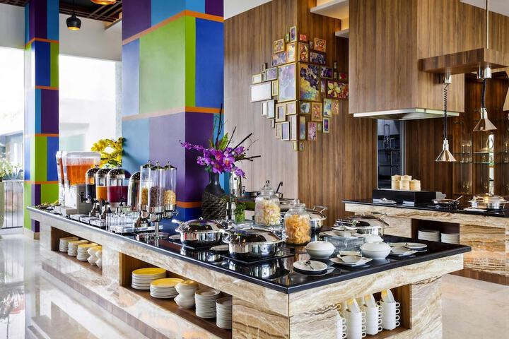 Breakfast area