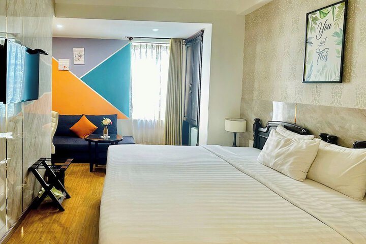 Room 16 of 77