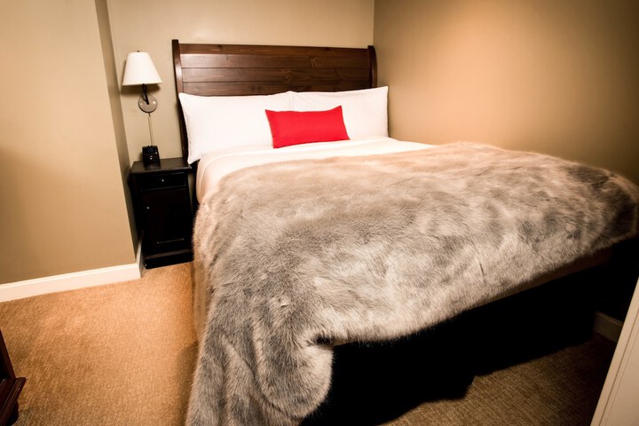 Room 8 of 61