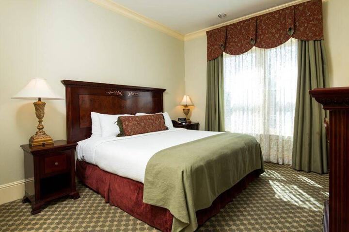 Room 14 of 28