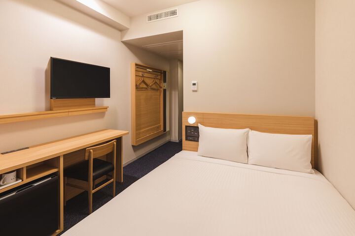 Room 11 of 29