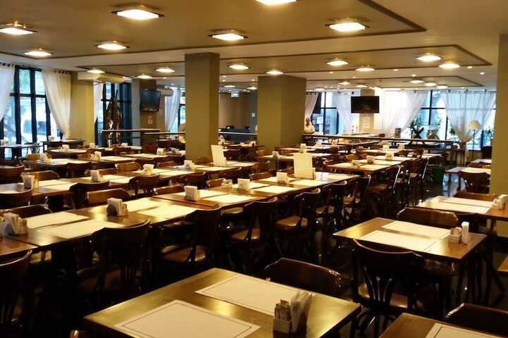 Dining 72 of 81