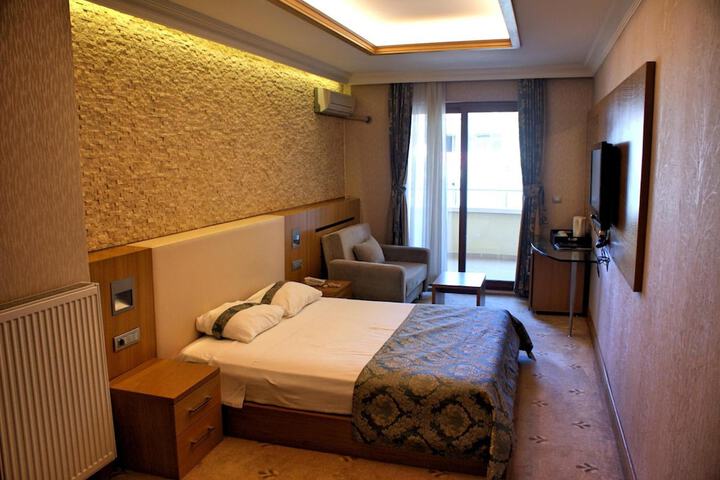 Room 10 of 50