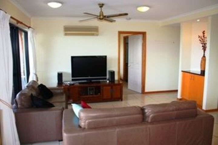 Room 2 of 8