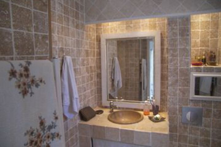 Room 2 of 20