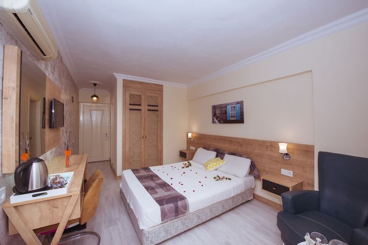 Room 28 of 64