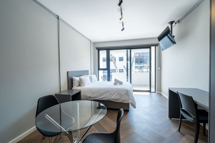 Room 27 of 42