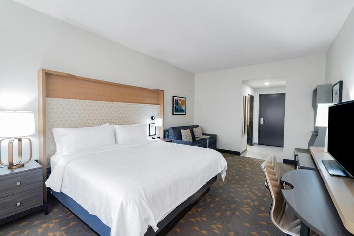1 King Bed (30 of 45)