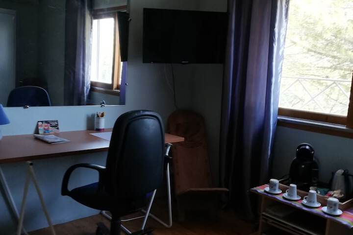Room 9 of 37