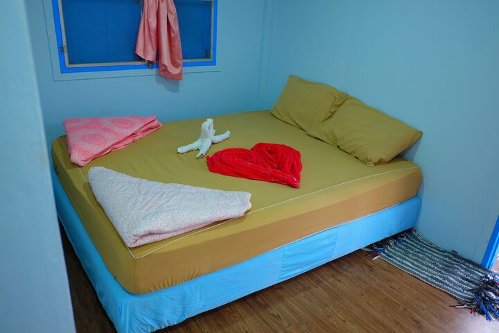 Room 9 of 143
