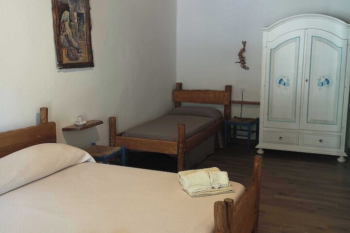 Room 12 of 28