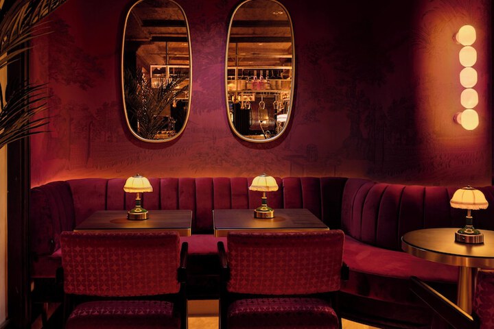 Lounge 41 of 63