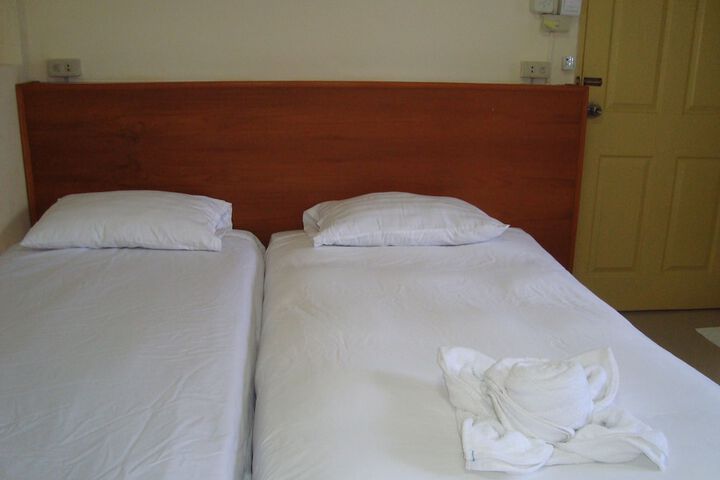 Room 10 of 86