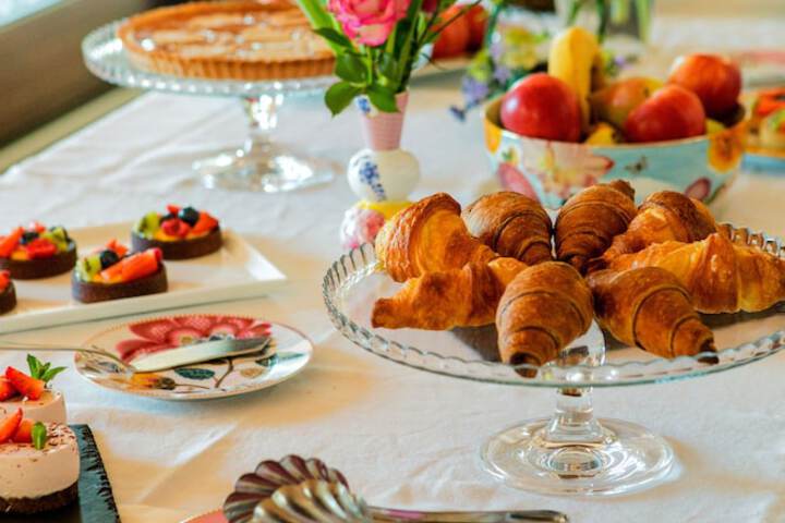 Breakfast/Coffee Service 95 of 120