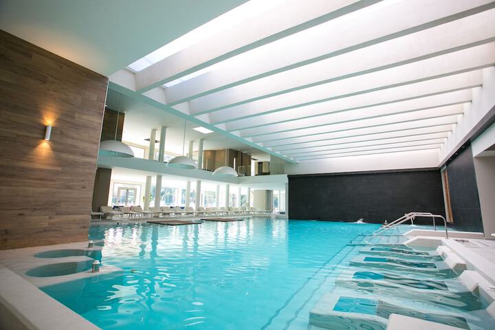 Hotel Pool