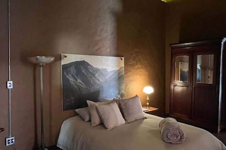 Room 16 of 42