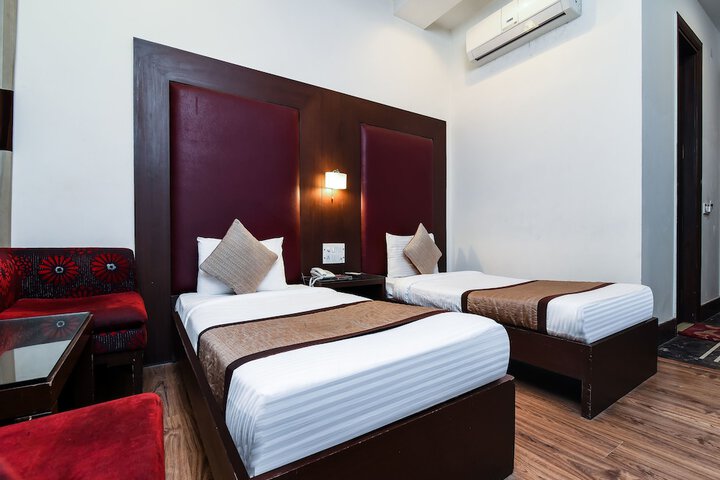Room 9 of 22