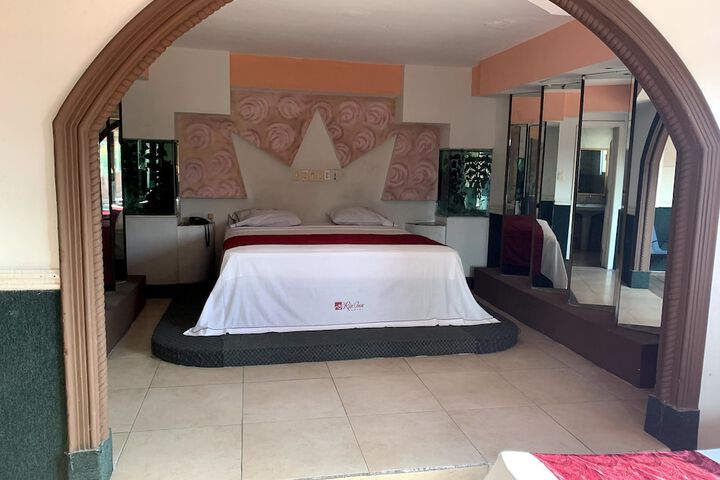 Room 19 of 30